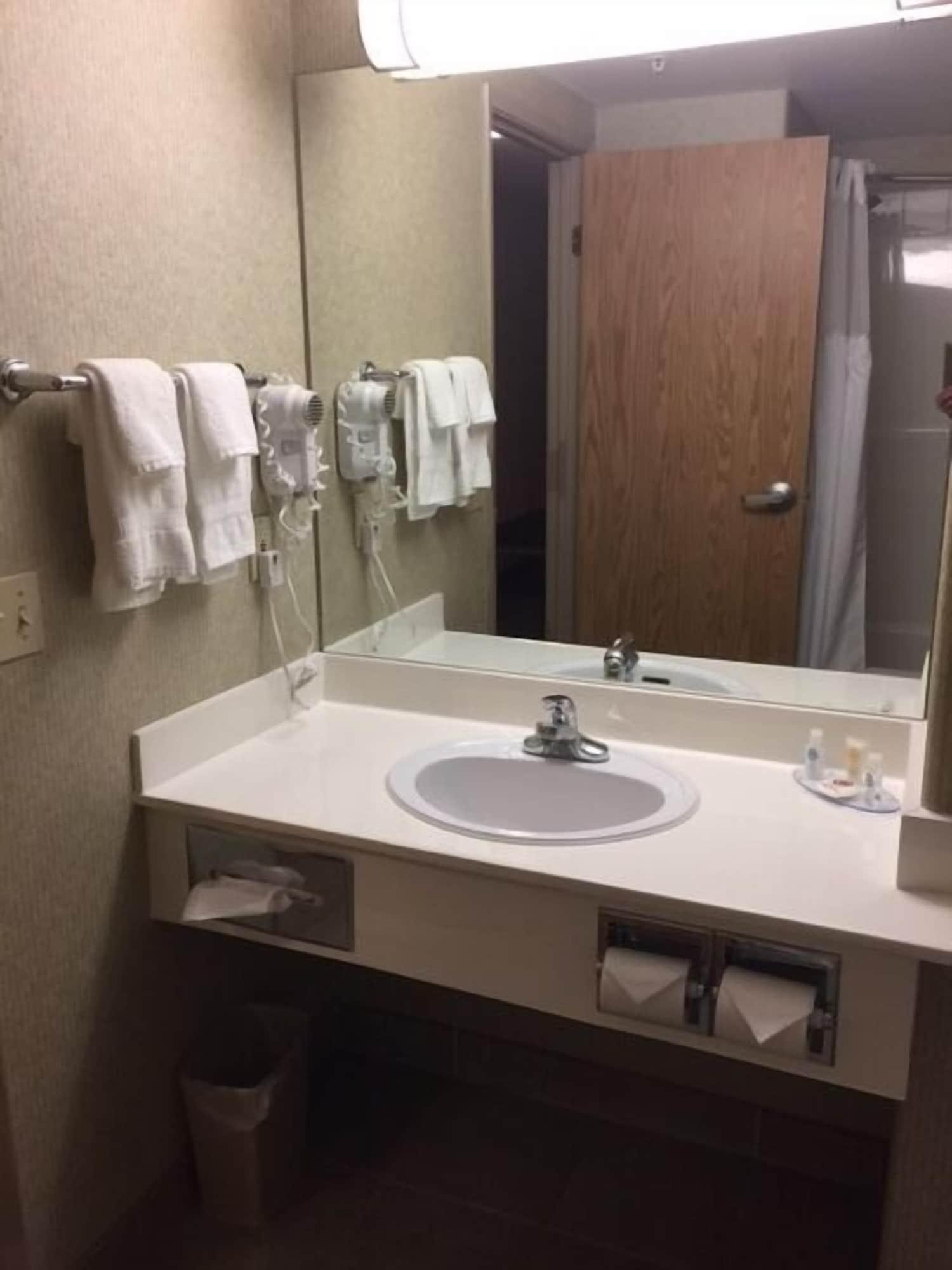 Comfort Inn & Suites Salmon Arm Eksteriør bilde