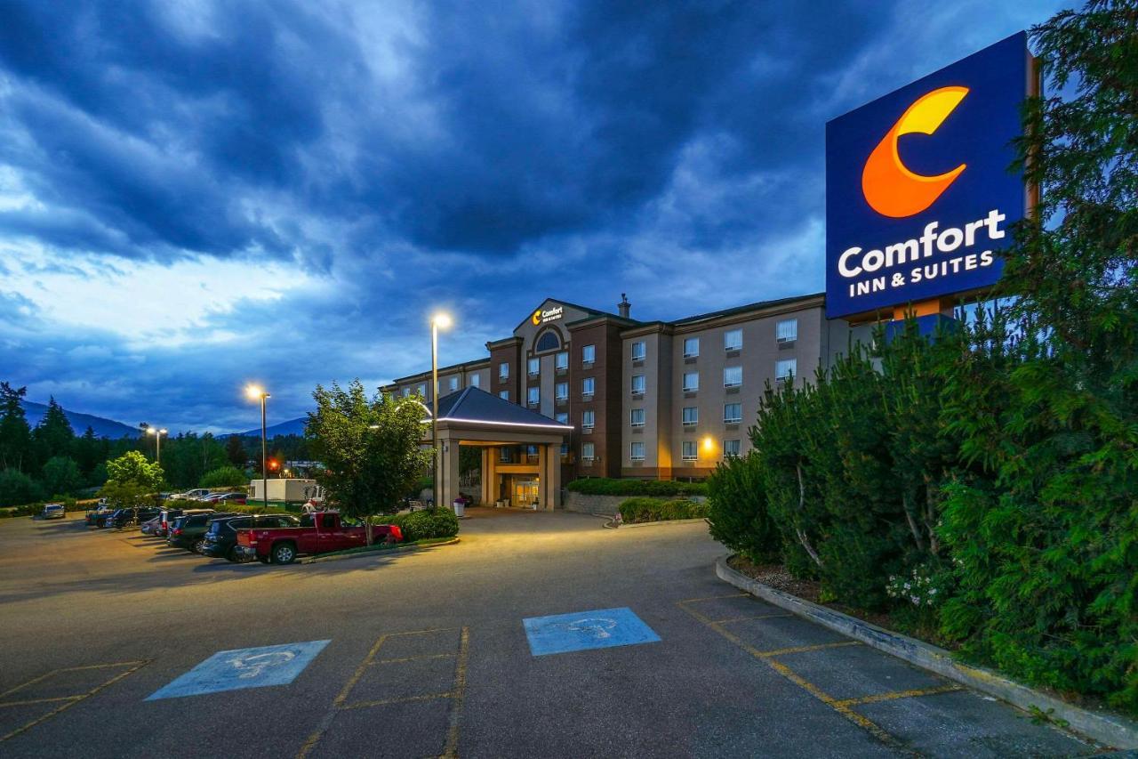 Comfort Inn & Suites Salmon Arm Eksteriør bilde