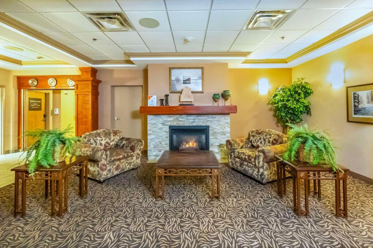Comfort Inn & Suites Salmon Arm Eksteriør bilde