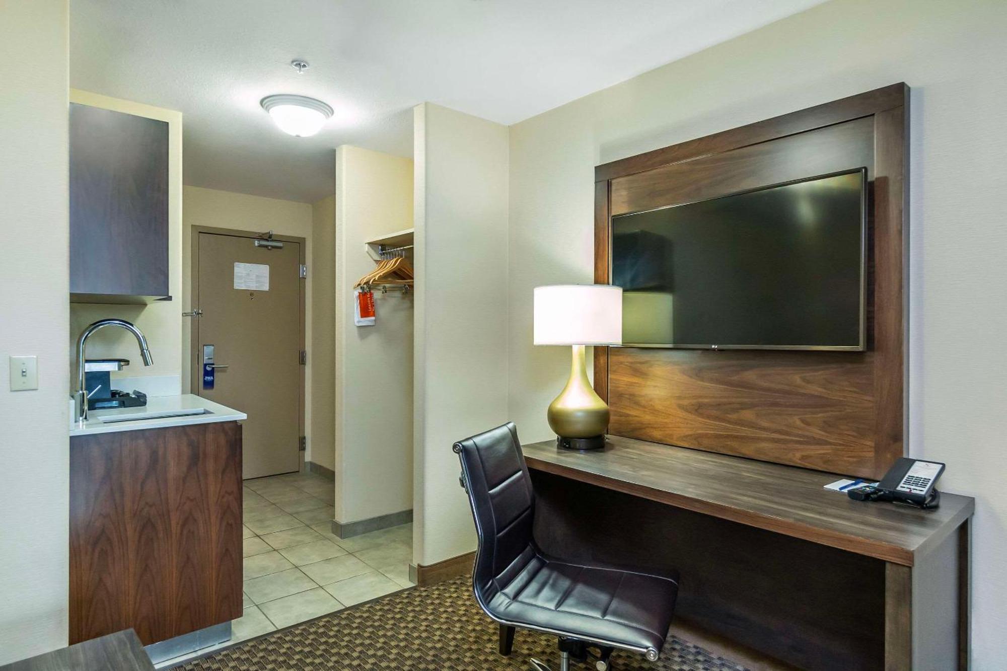 Comfort Inn & Suites Salmon Arm Eksteriør bilde