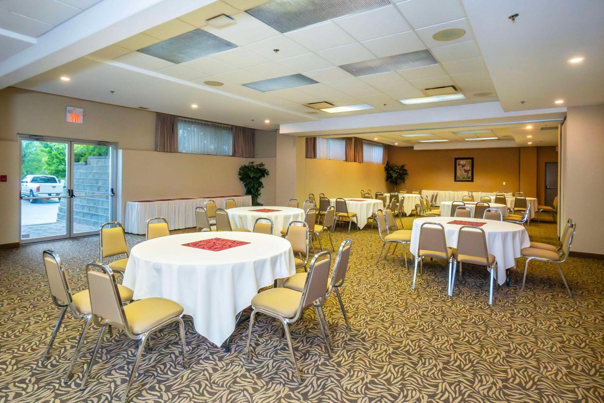 Comfort Inn & Suites Salmon Arm Eksteriør bilde