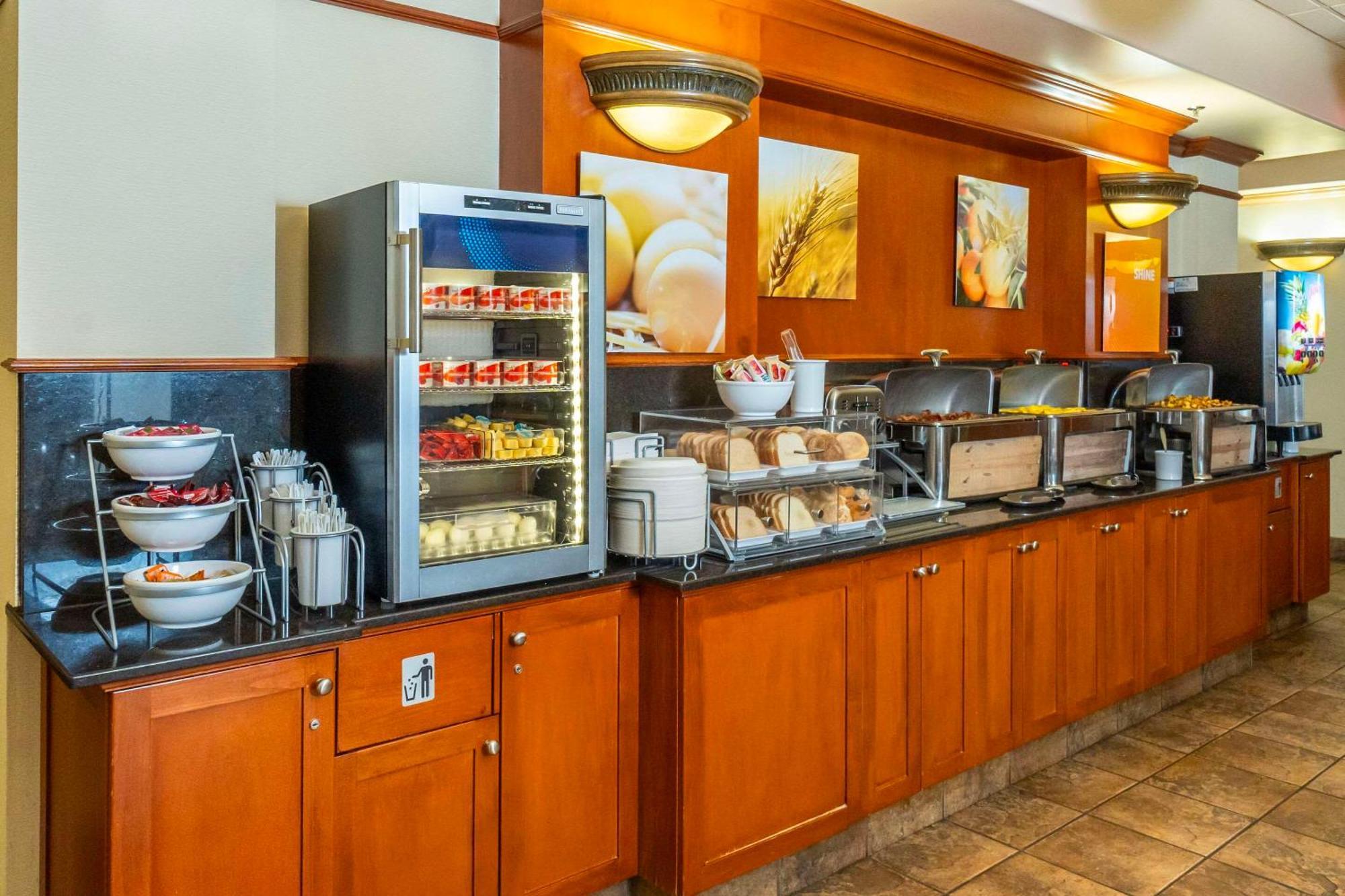 Comfort Inn & Suites Salmon Arm Eksteriør bilde