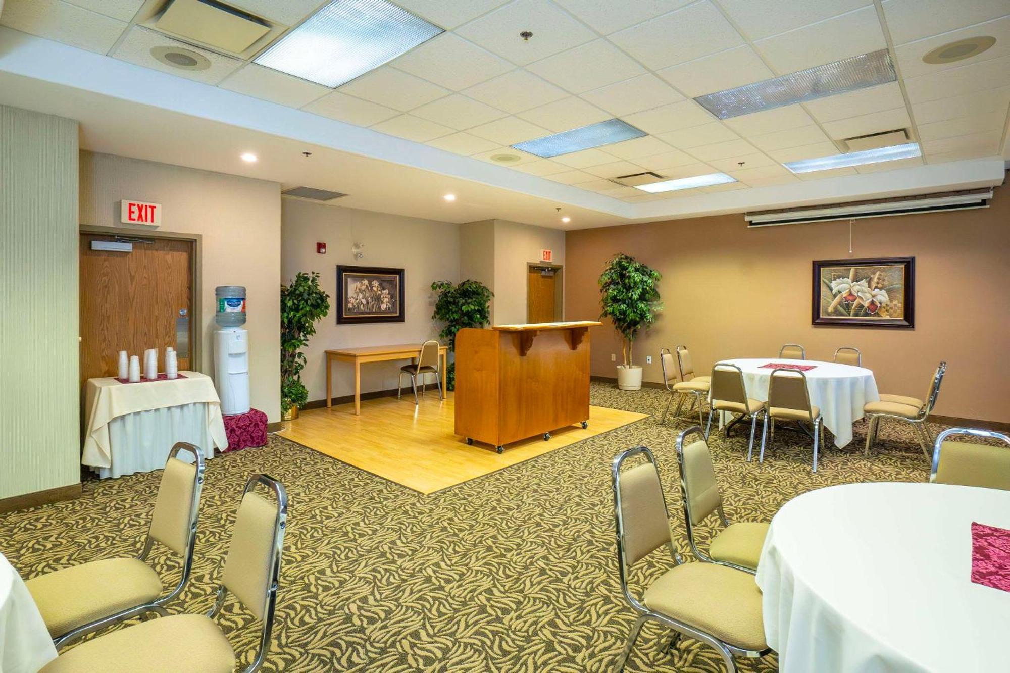 Comfort Inn & Suites Salmon Arm Eksteriør bilde